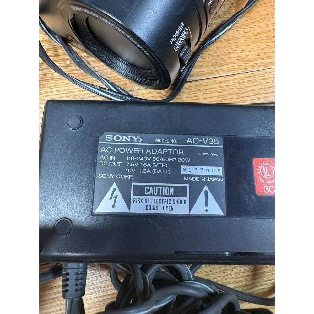 Sony Handycam Video 8 10x Zoom CCD-TR91 Camcorder w/ Charger Power Adapter Work
